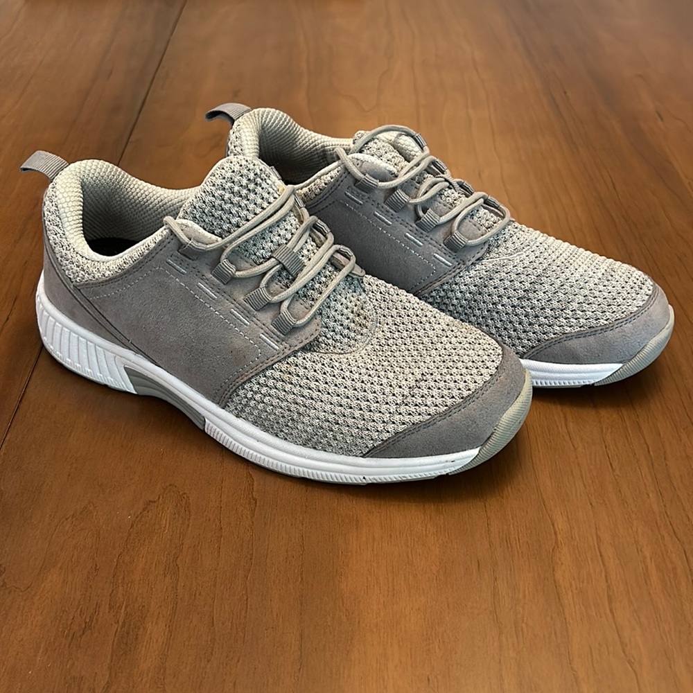 Orthofeet sneakers size 9 worn once
